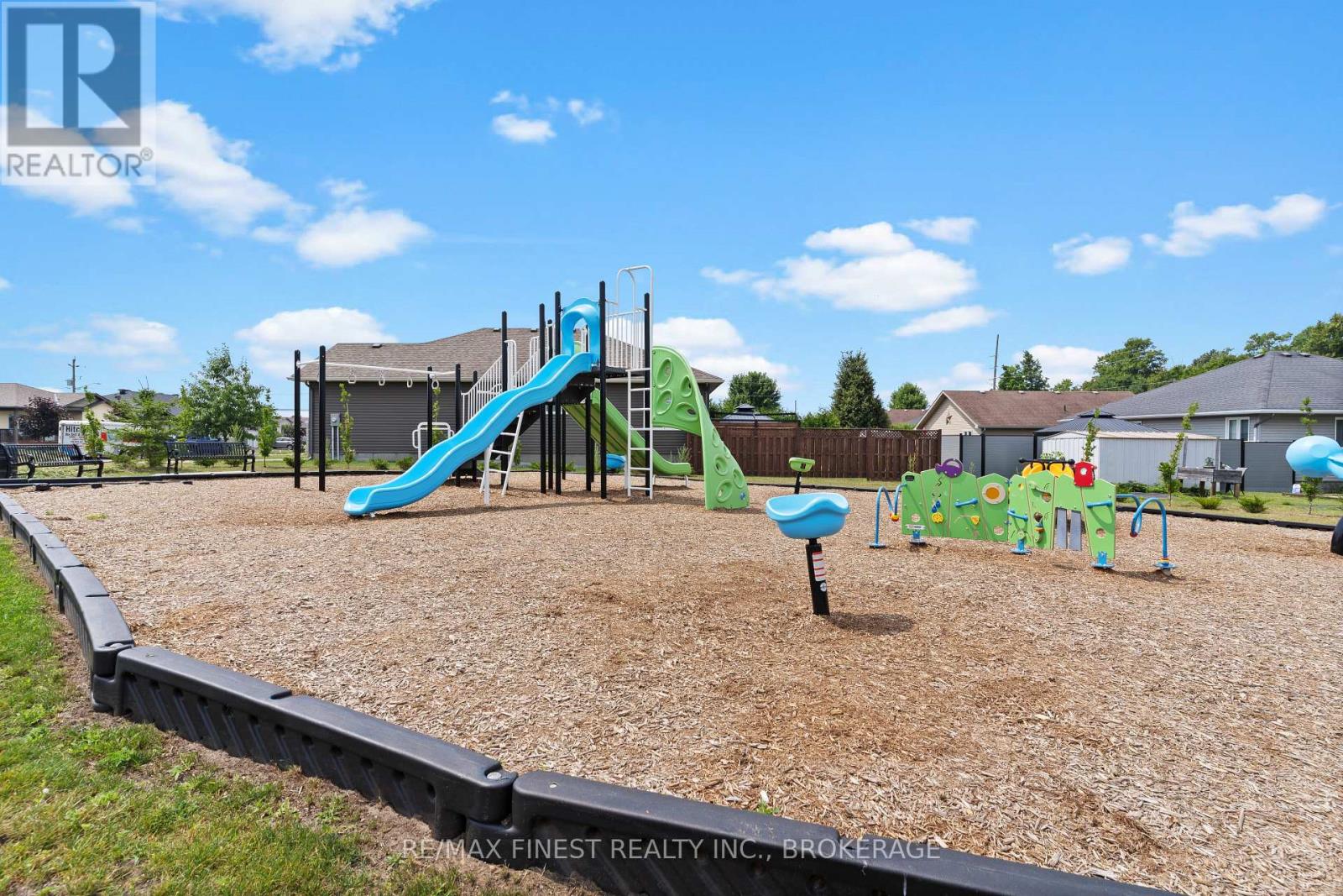 Photo 33 of 17 Lee Avenue, Smiths Falls ON