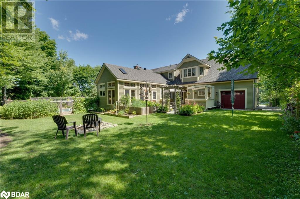 Photo 29 of 26 Paddy Dunns Circle, Springwater ON