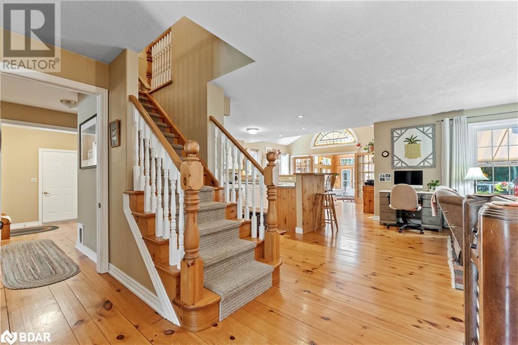 Photo 10 of 26 Paddy Dunns Circle, Springwater ON