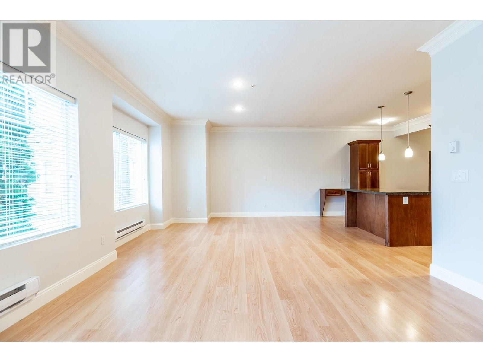 215 22150 DEWDNEY TRUNK ROAD, Maple Ridge