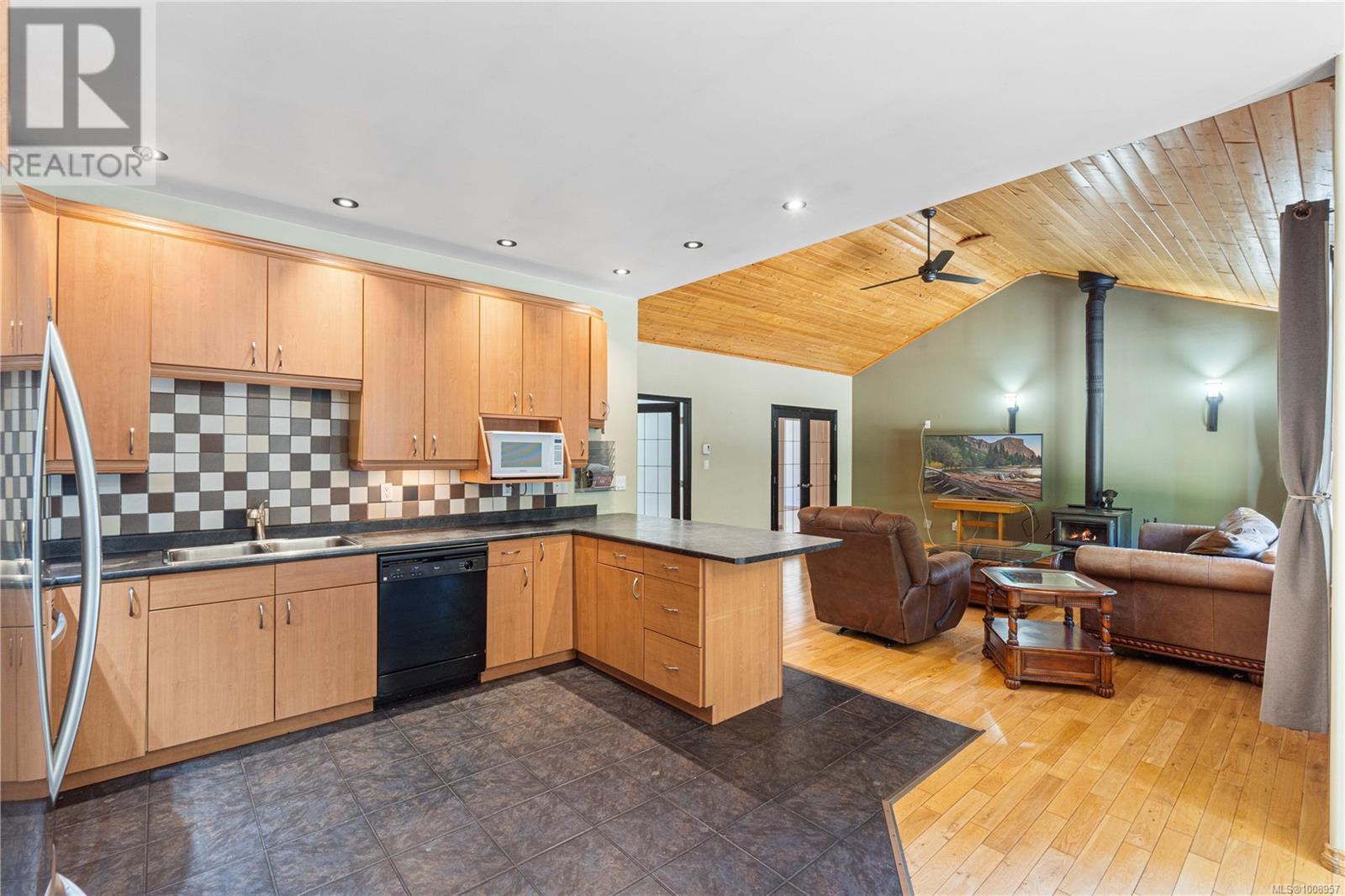 Photo 19 of 1880 Pierce Way, Qualicum Beach BC