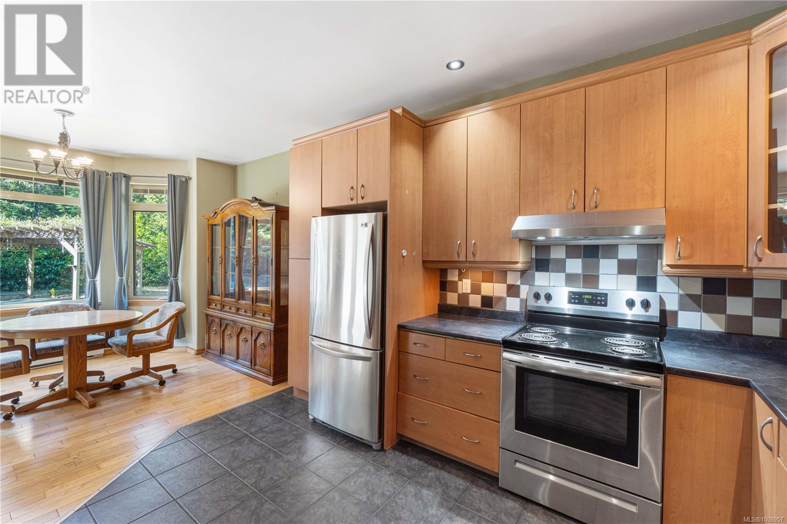Photo 7 of 1880 Pierce Way, Qualicum Beach BC