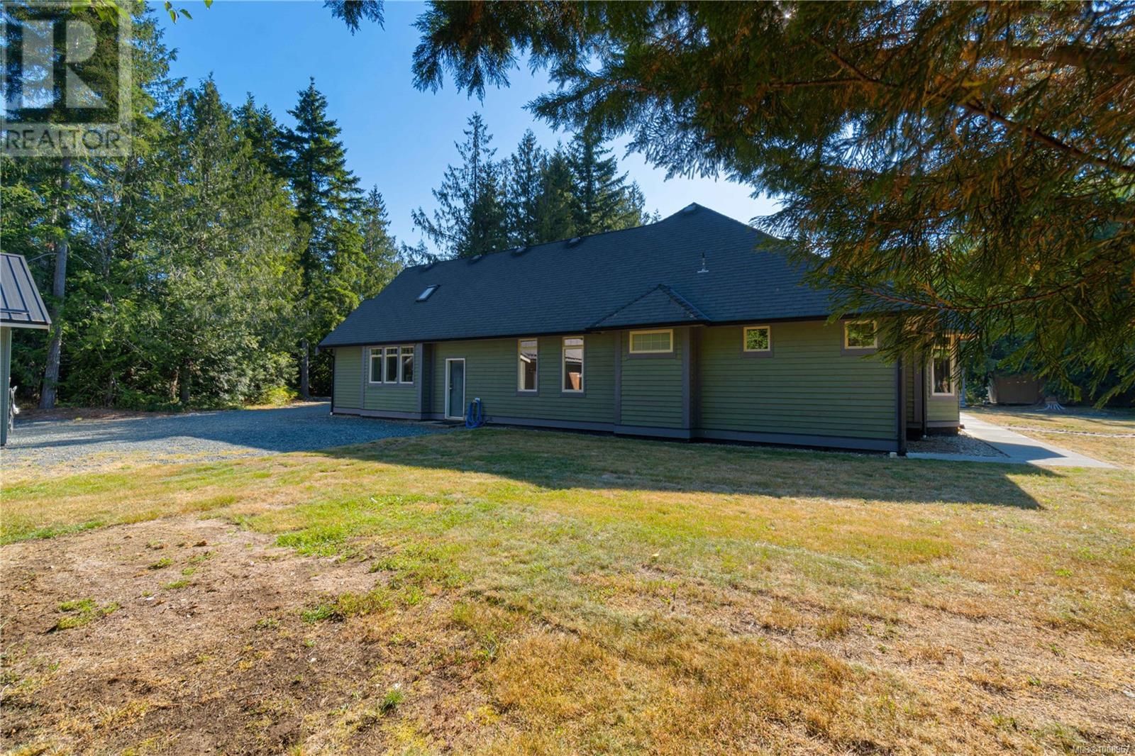 Photo 11 of 1880 Pierce Way, Qualicum Beach BC