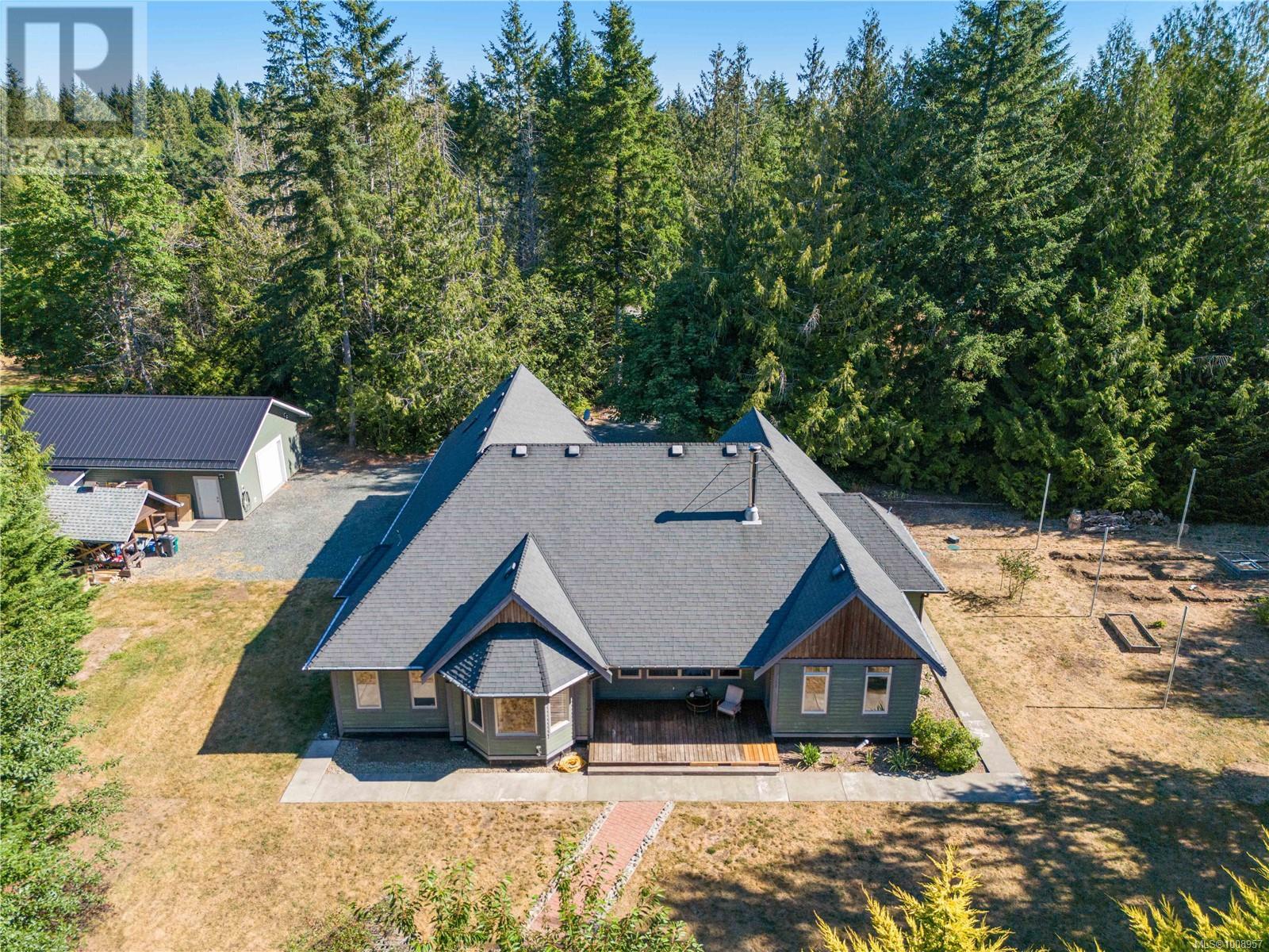 Photo 32 of 1880 Pierce Way, Qualicum Beach BC