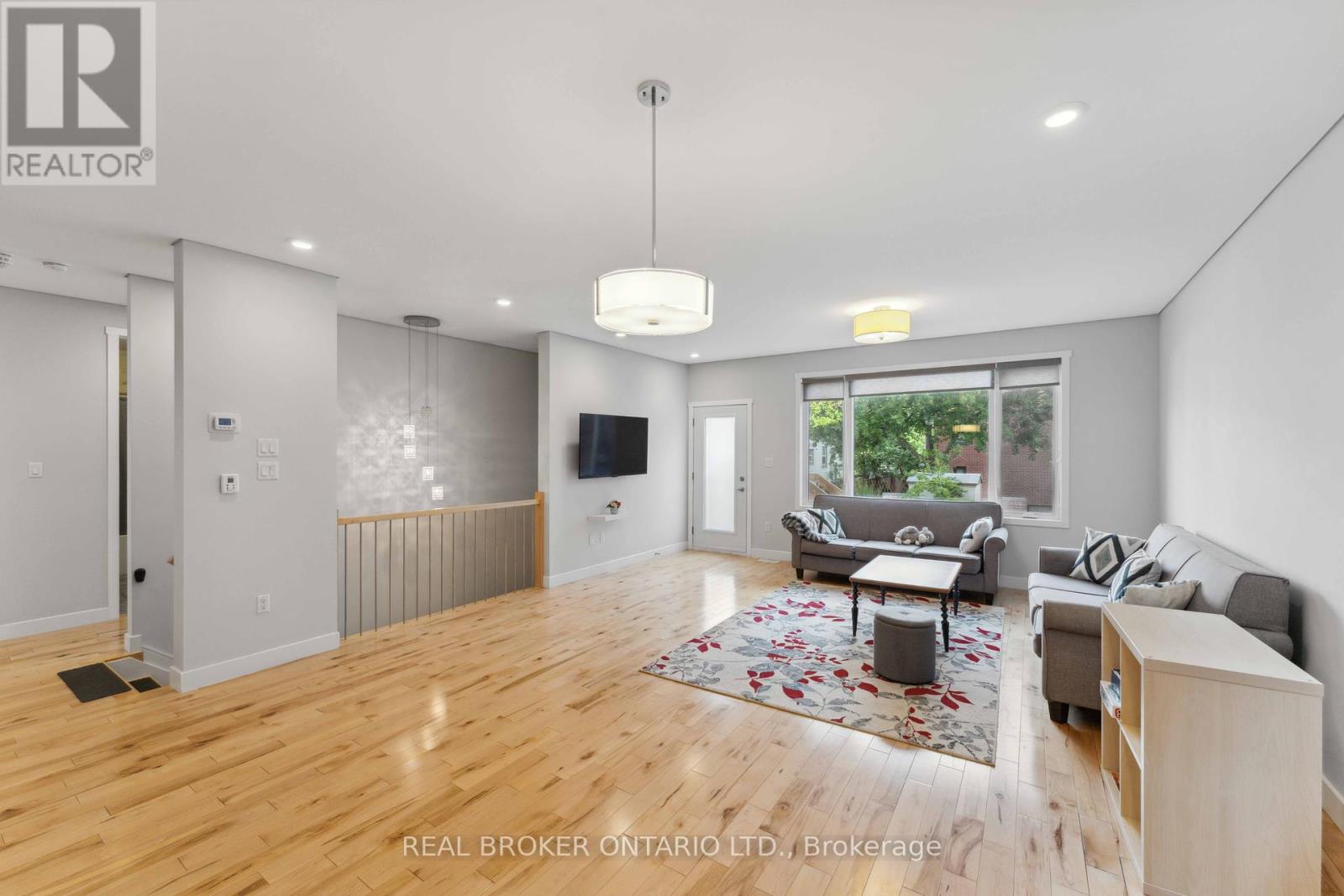 Photo 10 of 2 36 Ontario Street, Ottawa ON