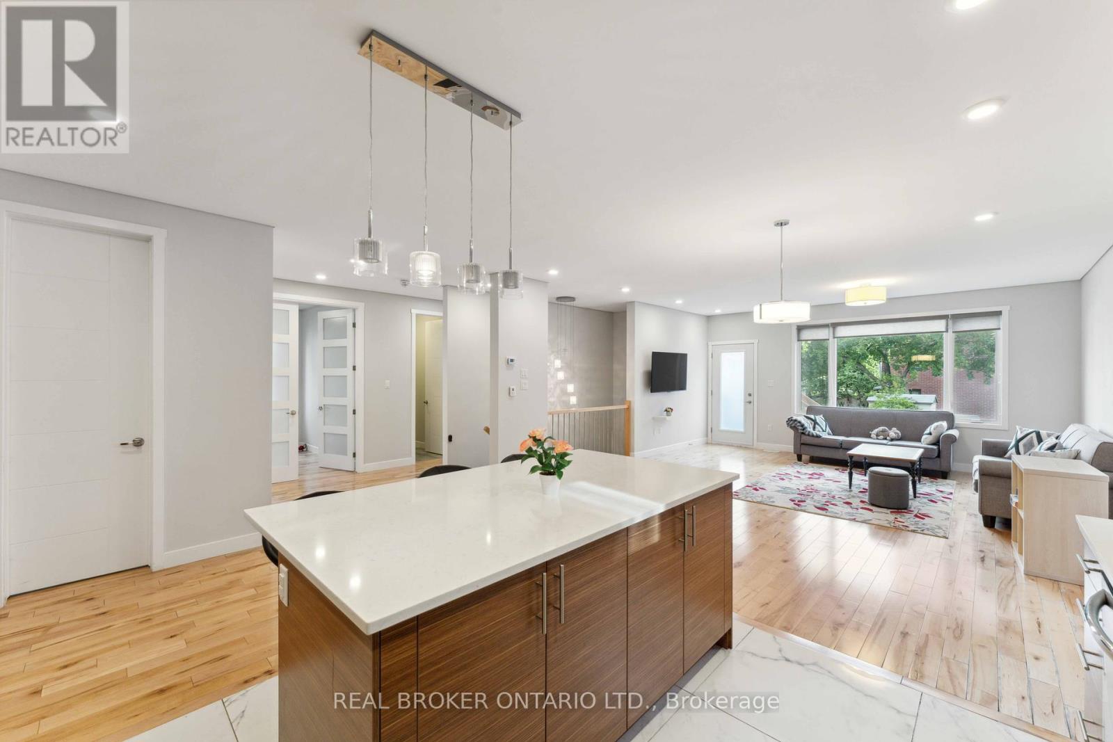 Photo 11 of 2 36 Ontario Street, Ottawa ON