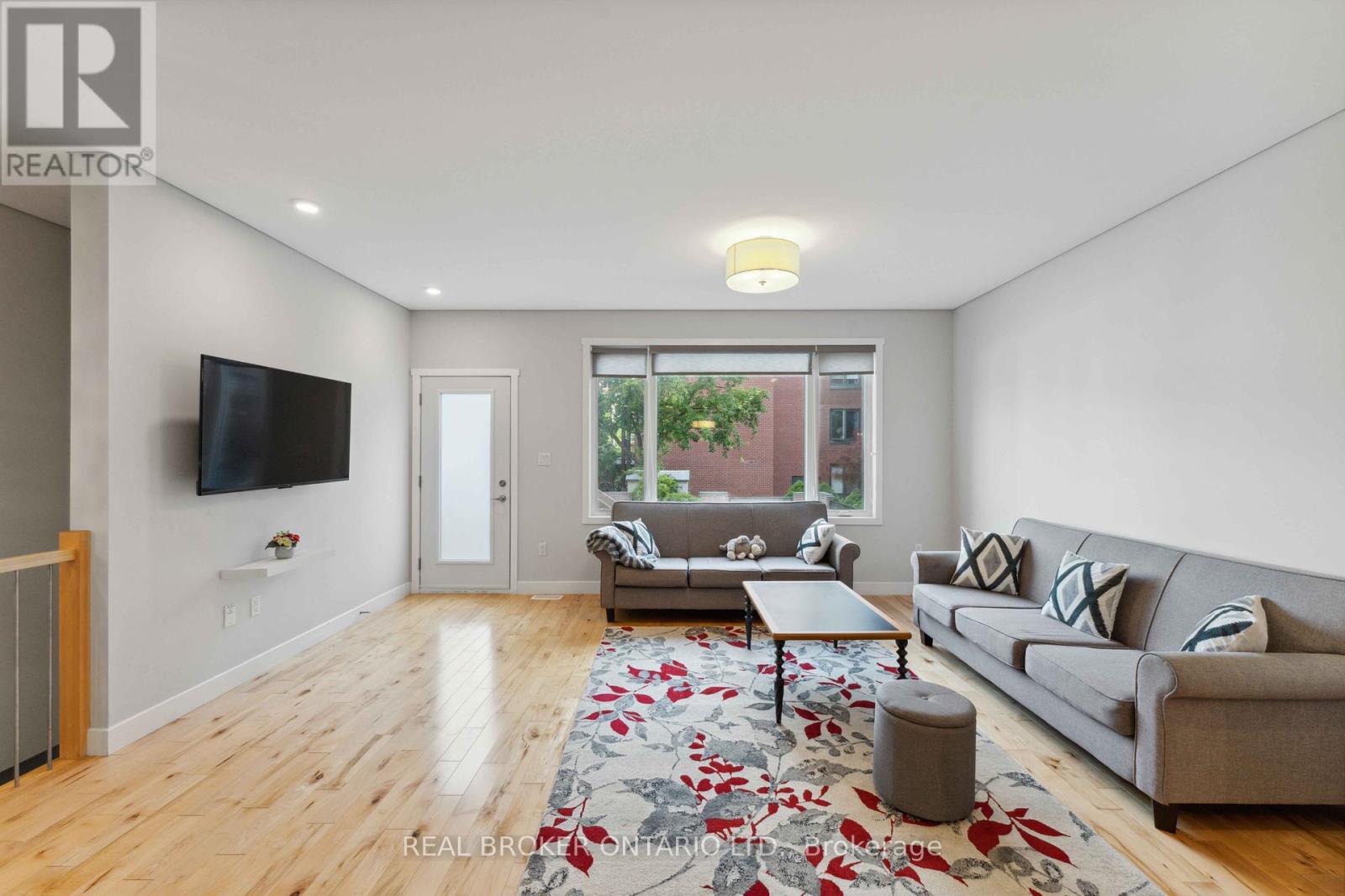 Photo 9 of 2 36 Ontario Street, Ottawa ON