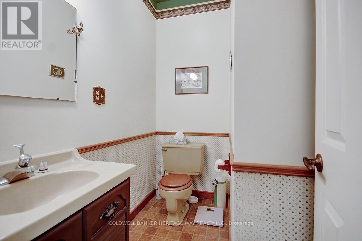 Photo 15 of 120 Kilmarnock Road, Montague ON