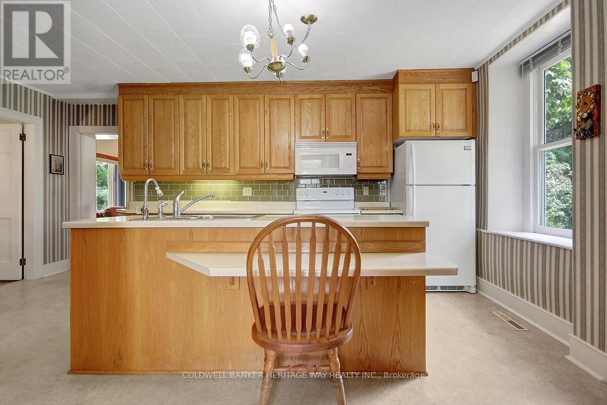 Photo 35 of 120 Kilmarnock Road, Montague ON