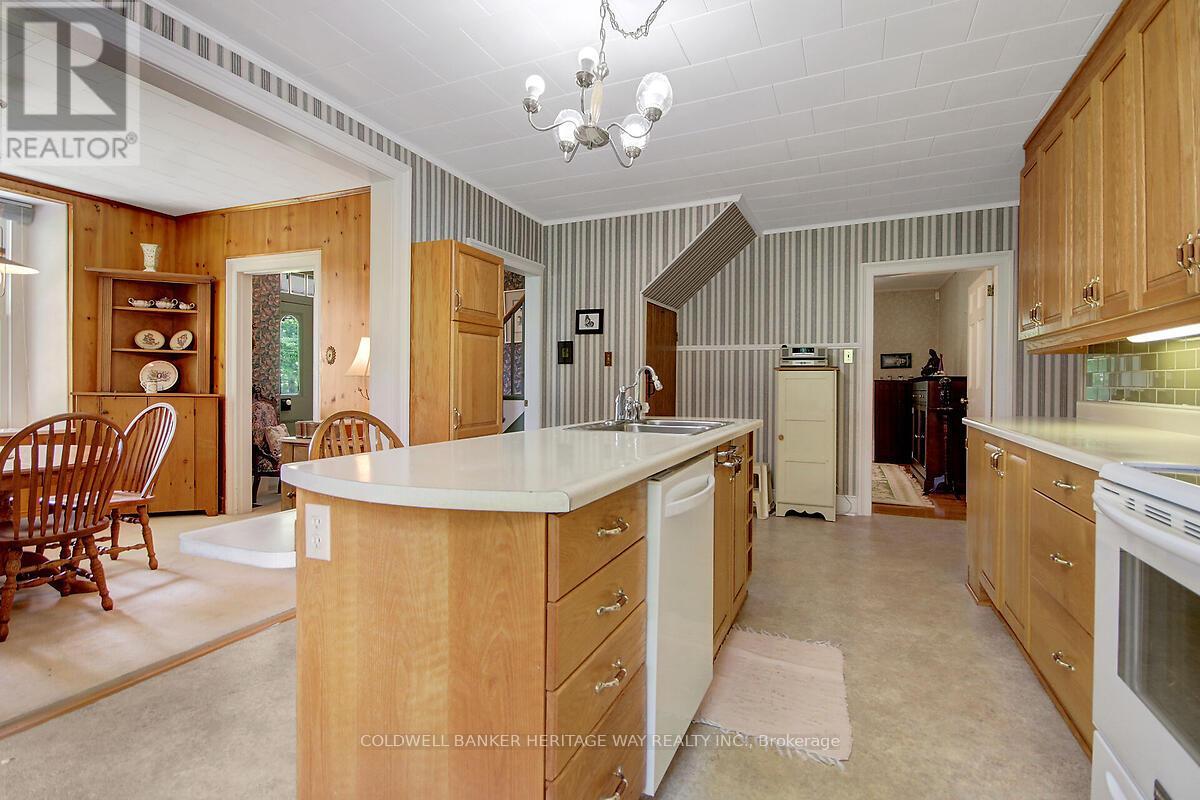 Photo 10 of 120 Kilmarnock Road, Montague ON