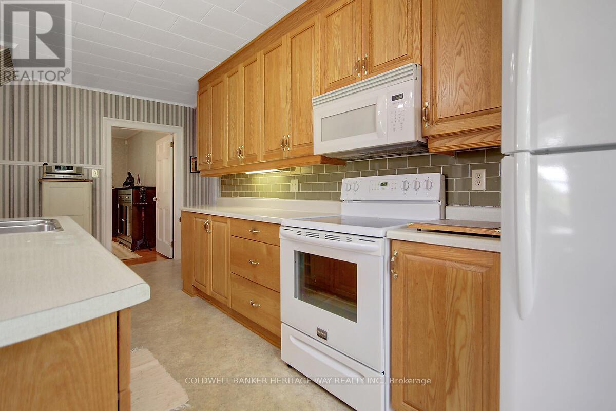 Photo 19 of 120 Kilmarnock Road, Montague ON
