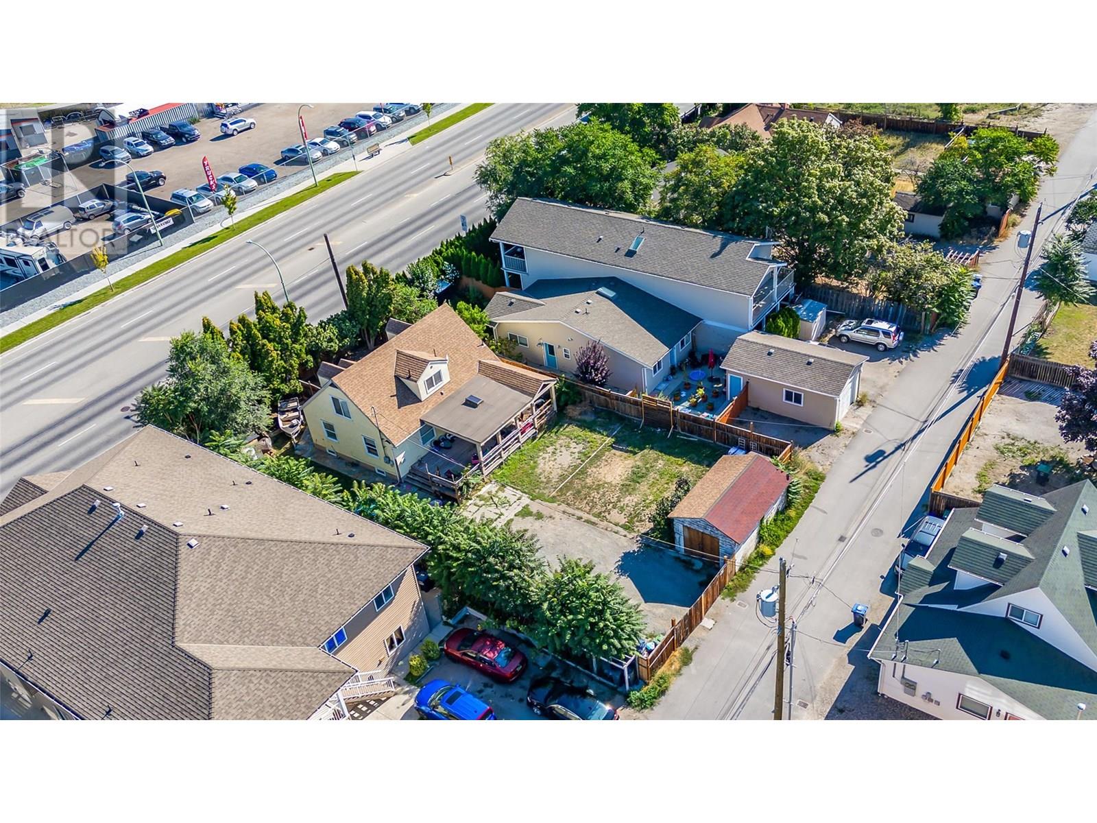 Photo 10 of 1069 Clement Avenue, Kelowna BC