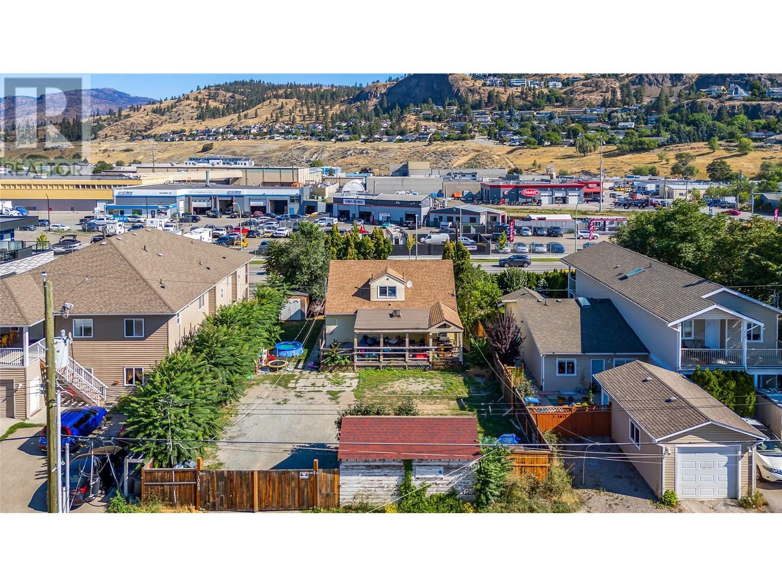 Photo 7 of 1069 Clement Avenue, Kelowna BC