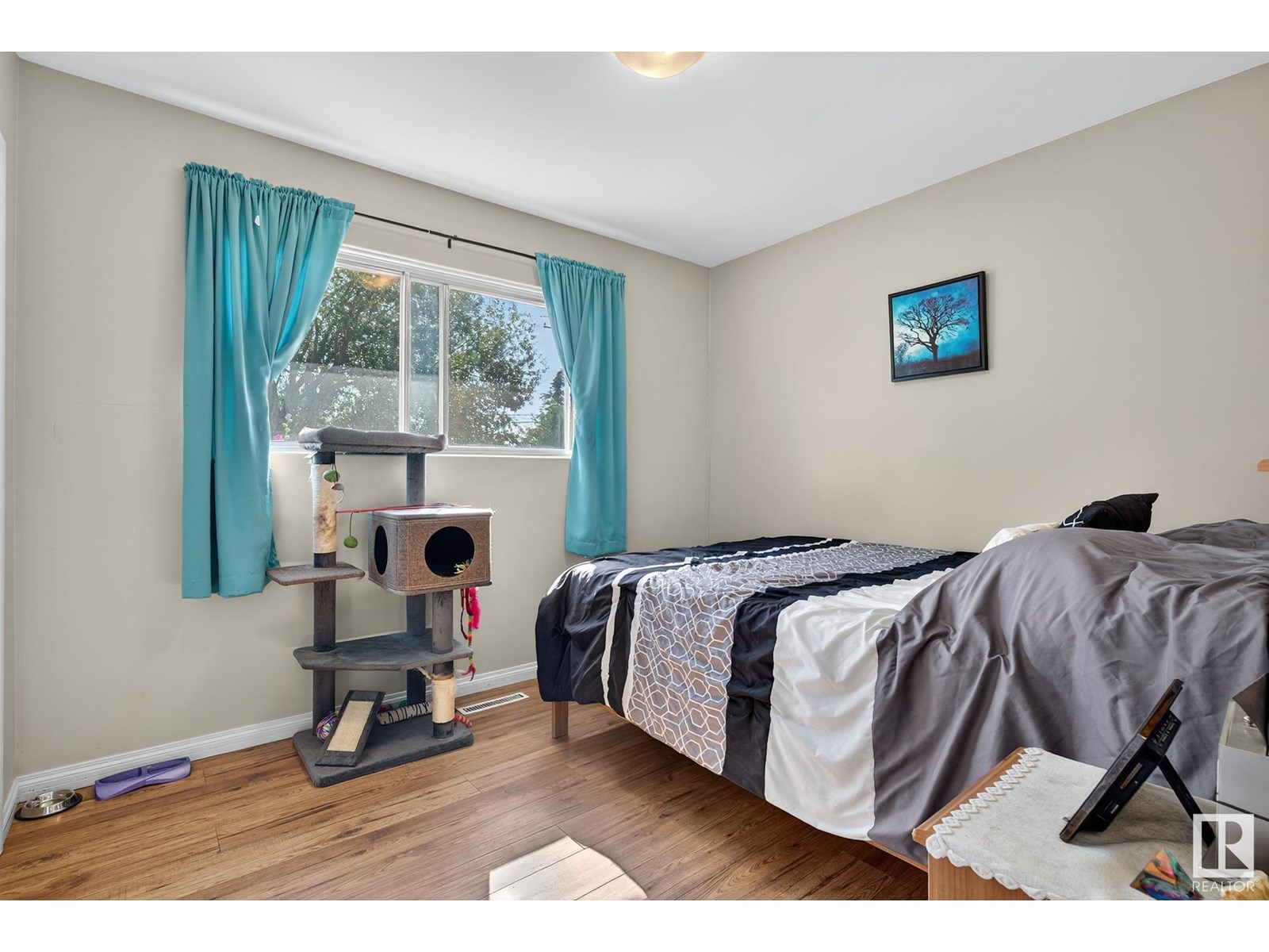 Single Family House Bungalow for Sale in   ST NW Edmonton 