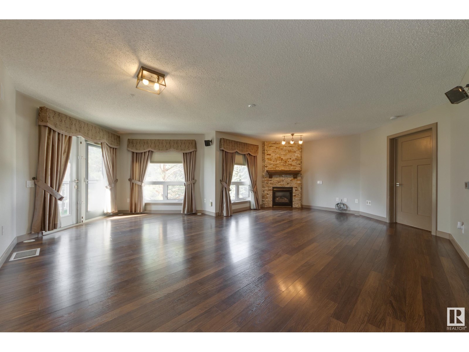 Photo 12 of 306 7951 96 St Nw, Edmonton AB
