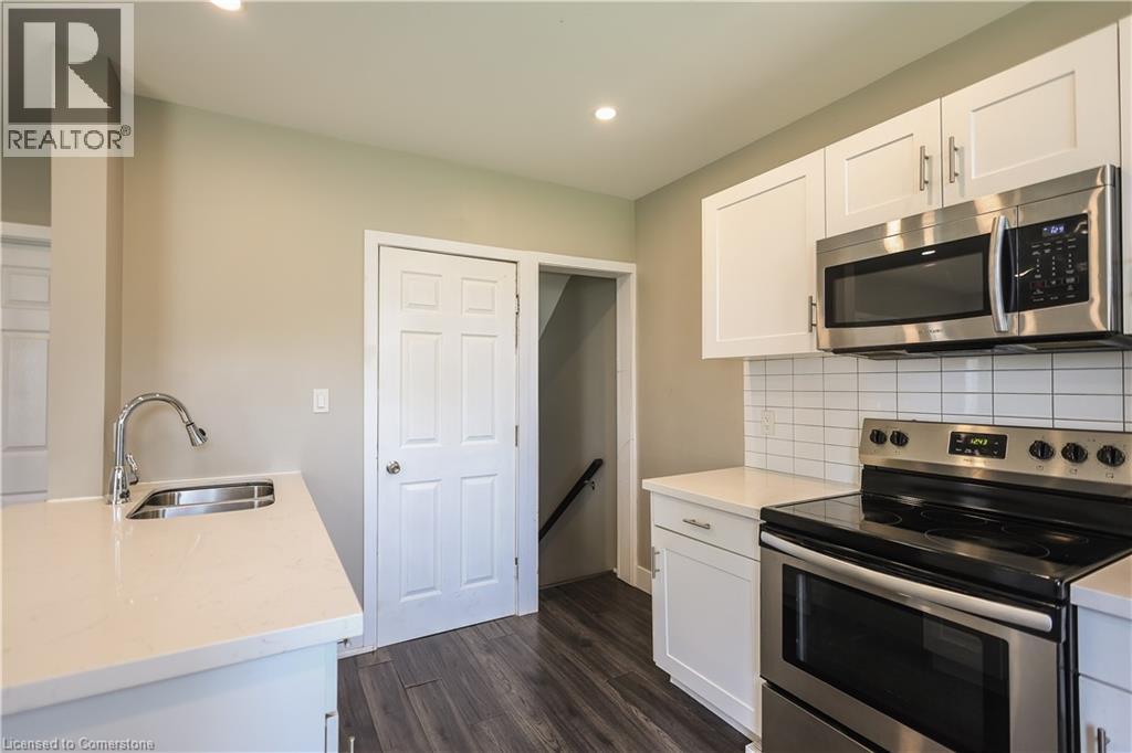 Photo 17 of 29 Ashley Street, Hamilton ON