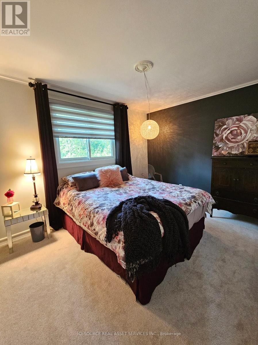 Photo 35 of 1 Erinlea Court, Ottawa ON