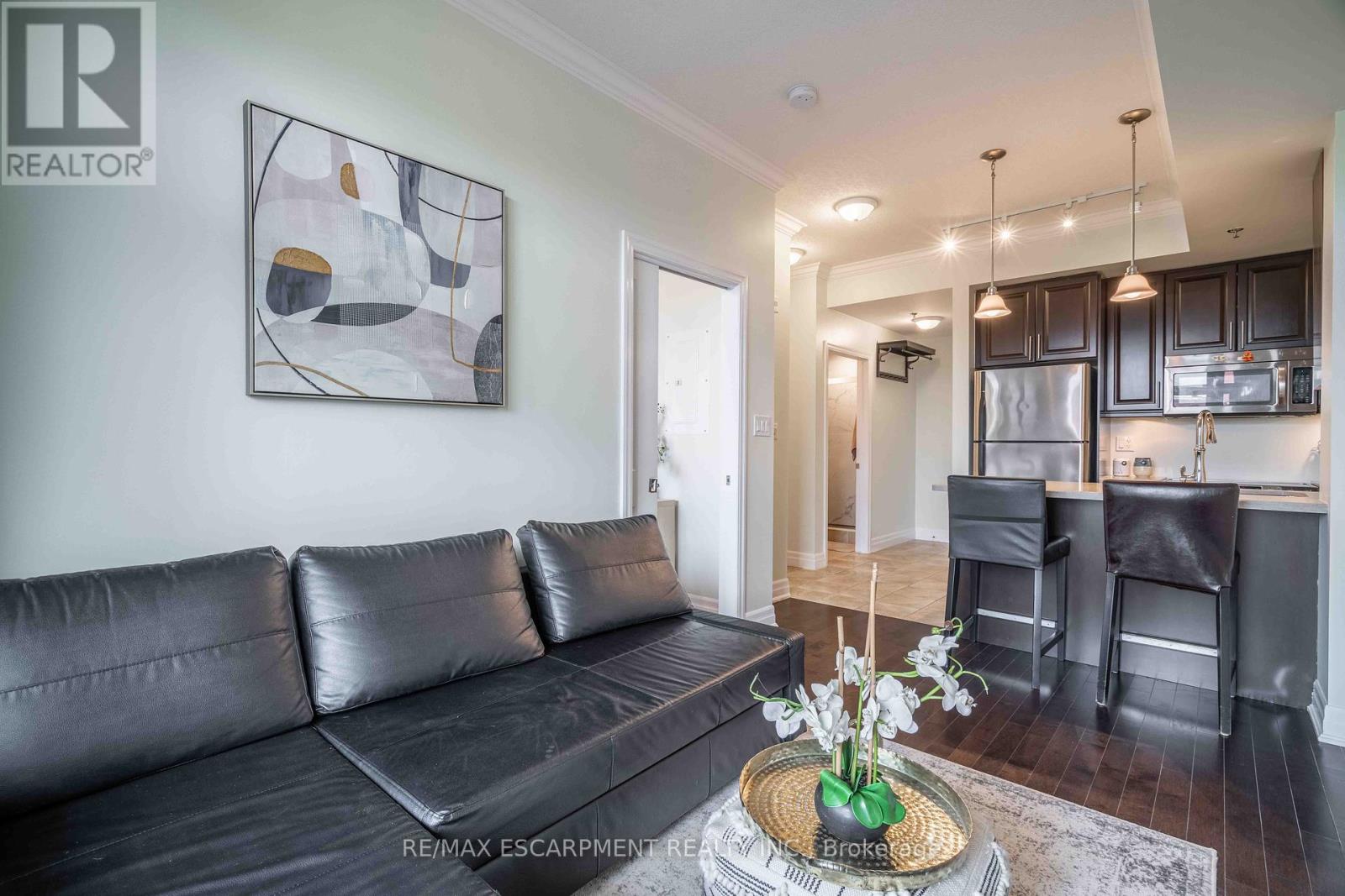 Photo 14 of 409 90 Charlton Avenue W, Hamilton ON
