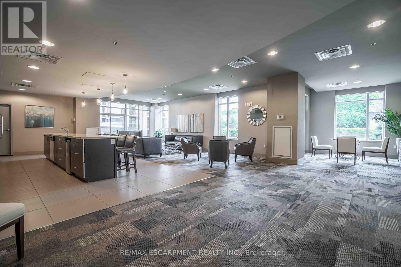 Photo 7 of 409 90 Charlton Avenue W, Hamilton ON