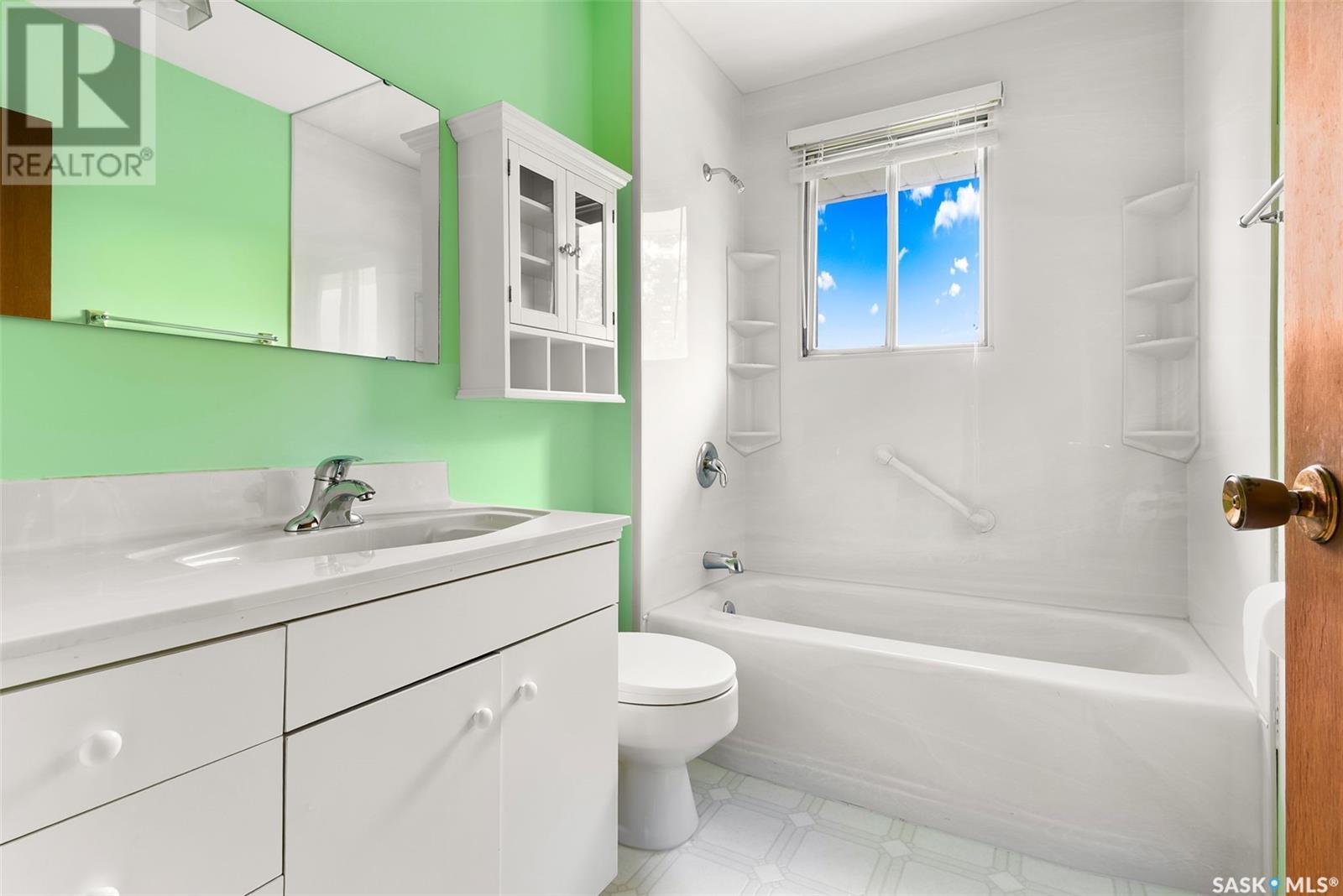 Photo 16 of 3022 Lacon Street, Regina SK