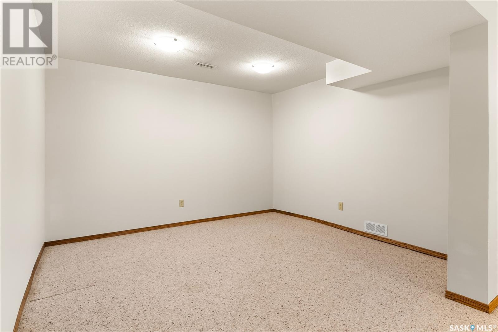 Photo 23 of 3022 Lacon Street, Regina SK