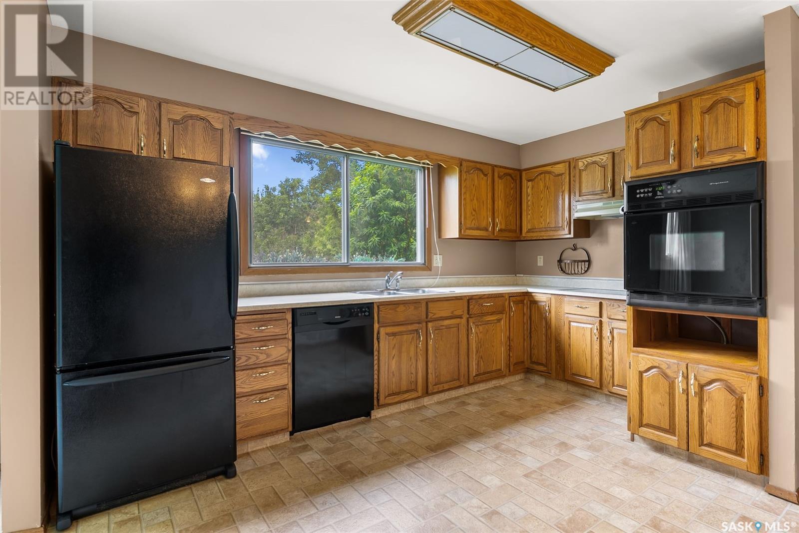 Photo 9 of 3022 Lacon Street, Regina SK