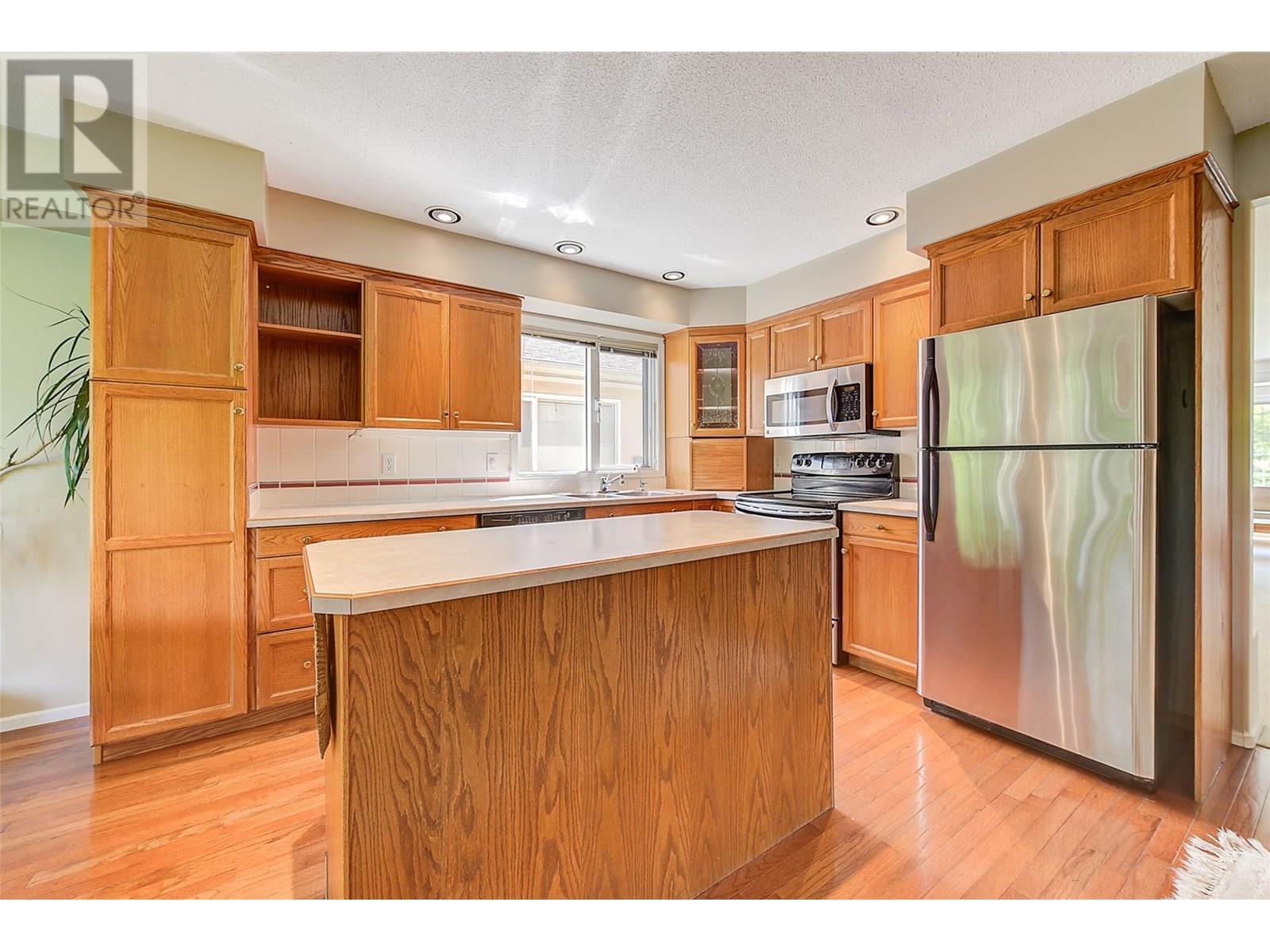 147 1201 Cameron Avenue, Kelowna