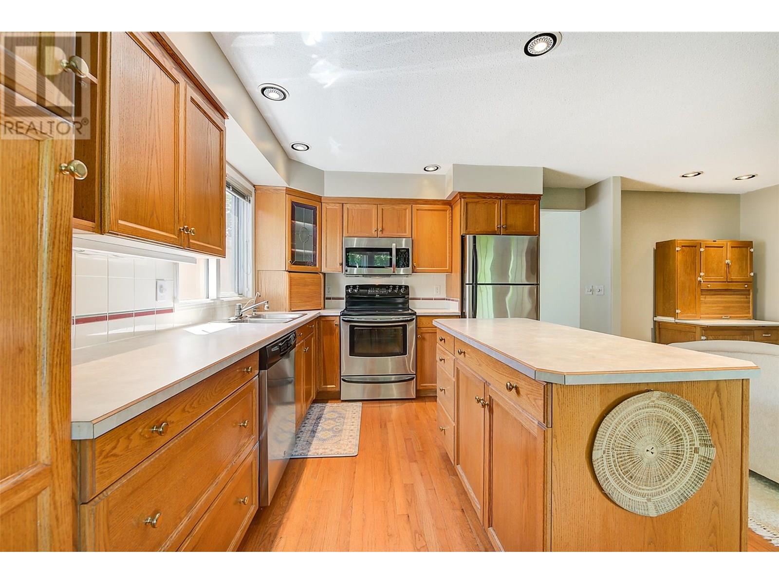 147 1201 Cameron Avenue, Kelowna