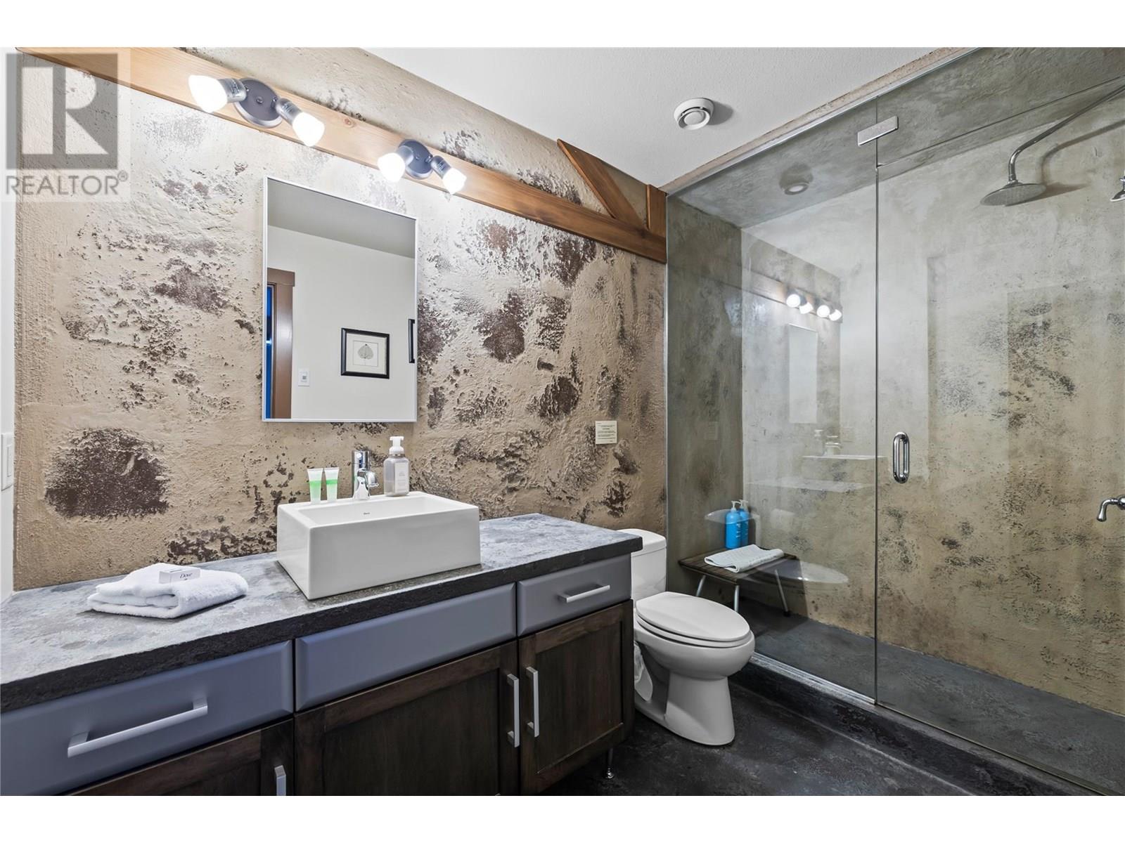 5085 Snowbird Way Unit# 101, Big White