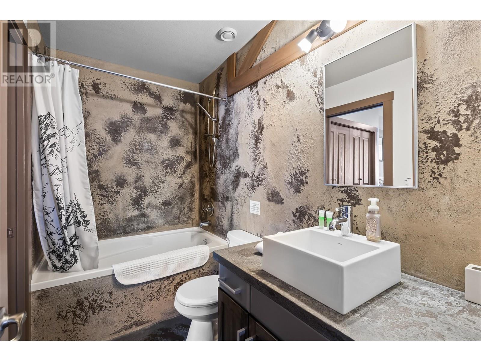 5085 Snowbird Way Unit# 101, Big White