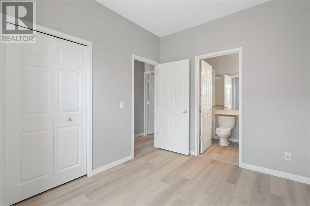 Single Family House for Sale in    Street SW Shawnee Slopes Calgary 