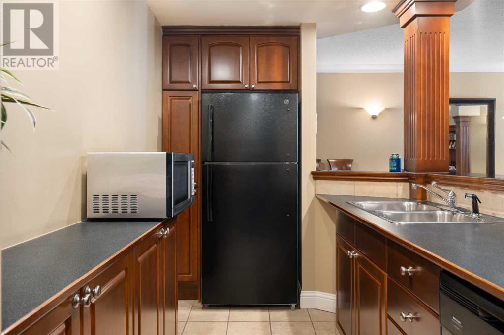 Single Family House for Sale in    Street SW Shawnee Slopes Calgary 