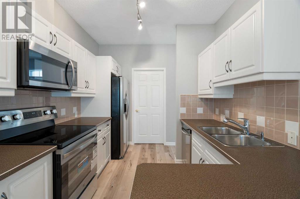 Single Family House for Sale in    Street SW Shawnee Slopes Calgary 