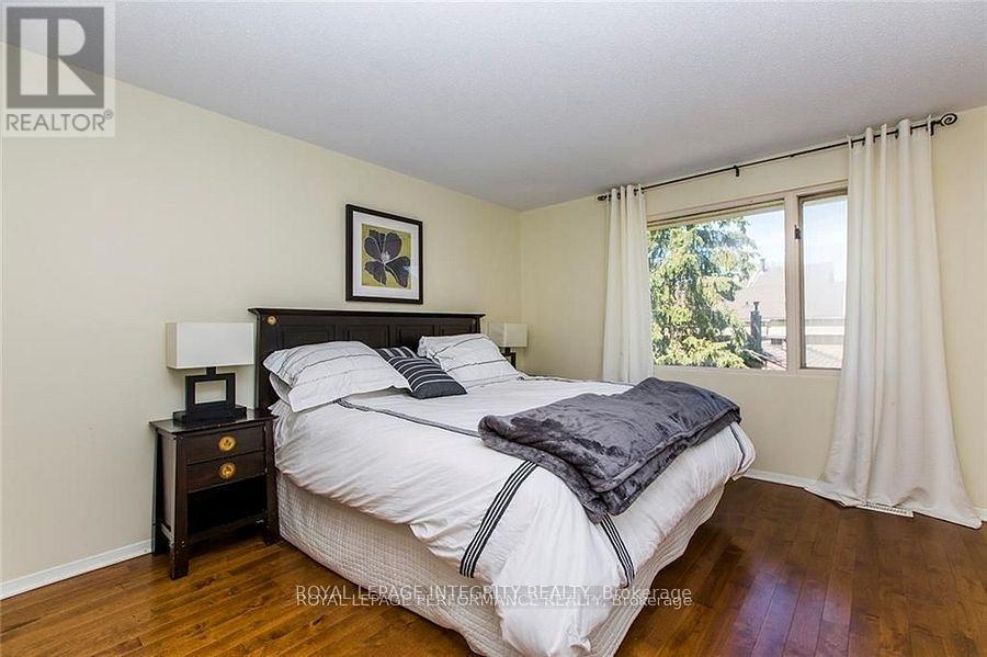 Photo 15 of 271 Bruyere Street, Ottawa ON