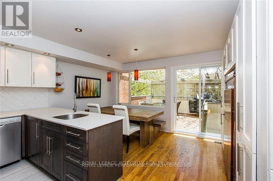 Photo 7 of 271 Bruyere Street, Ottawa ON