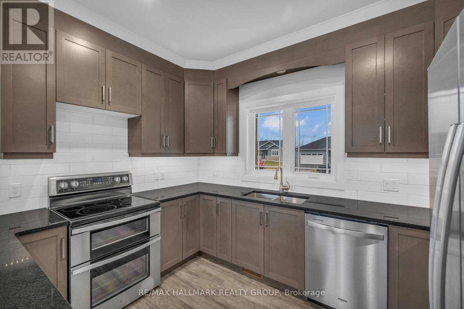 Photo 7 of 1077 Shearer Drive, Brockville ON