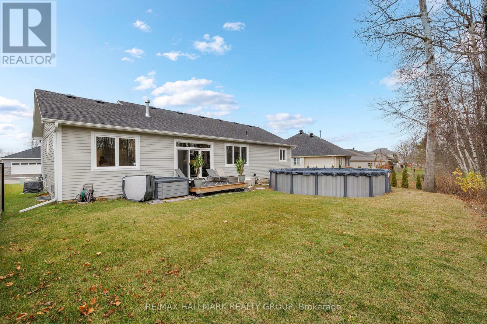 Photo 11 of 1077 Shearer Drive, Brockville ON