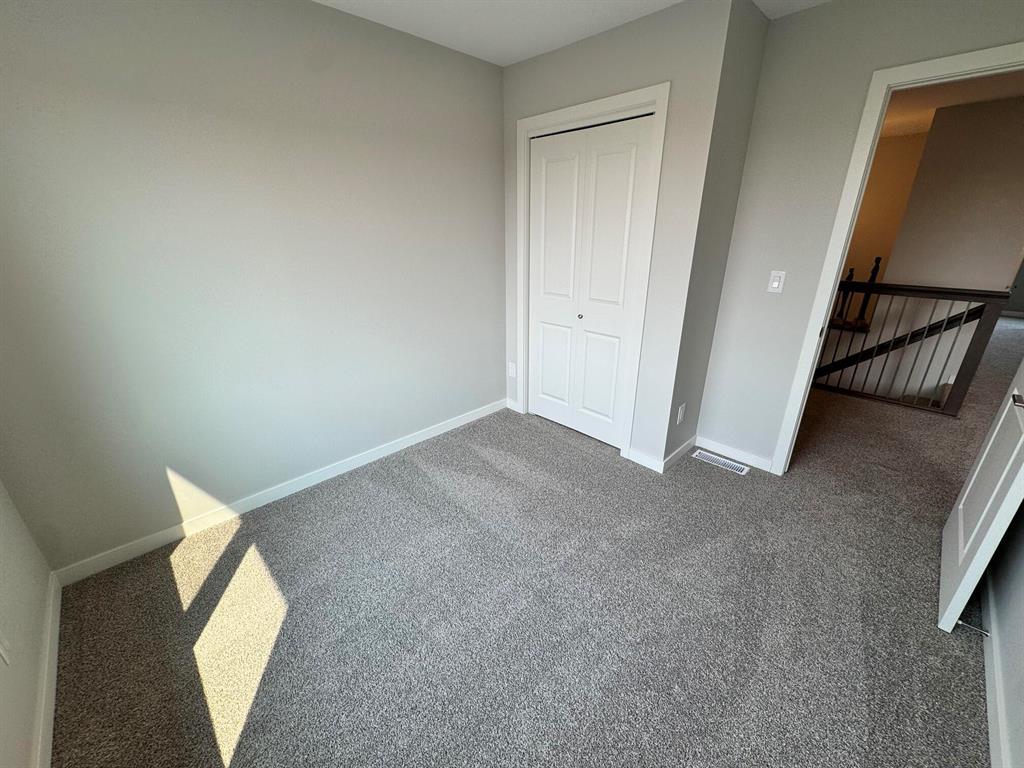 Photo 4 of 558 Couture Crescent, Winnipeg MB