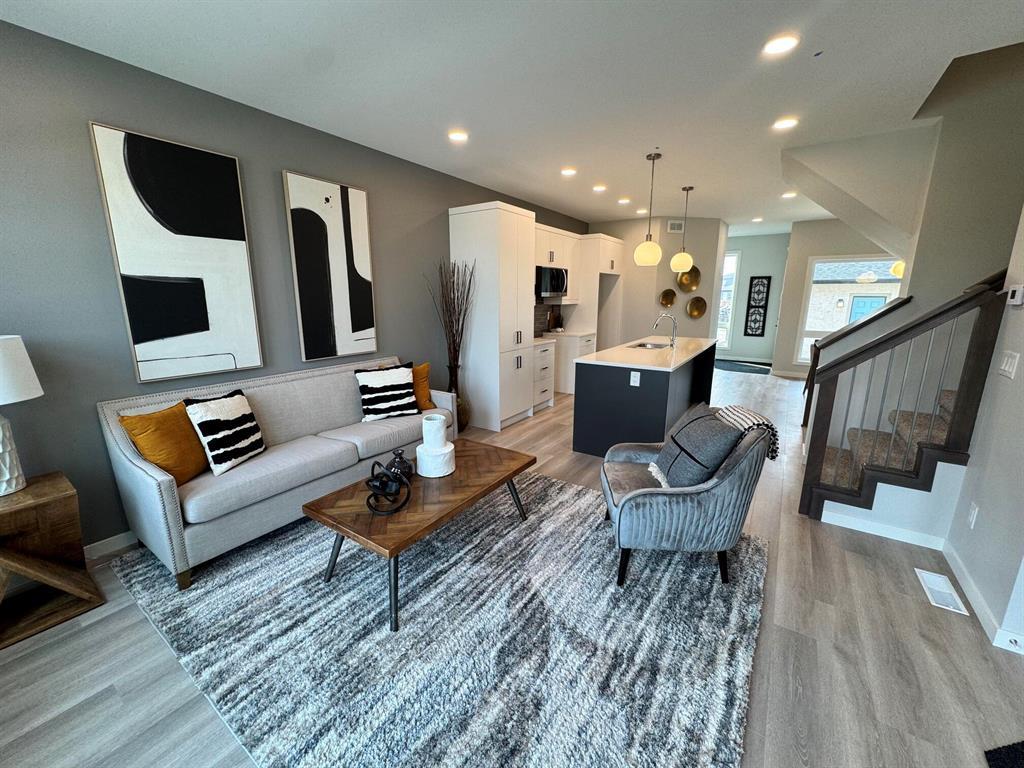 Photo 9 of 558 Couture Crescent, Winnipeg MB