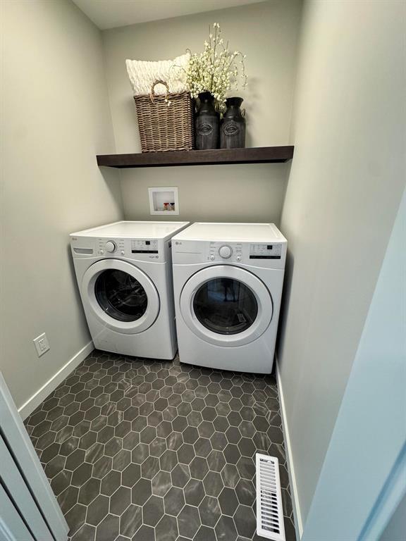 Photo 13 of 546 Couture Crescent, Winnipeg MB