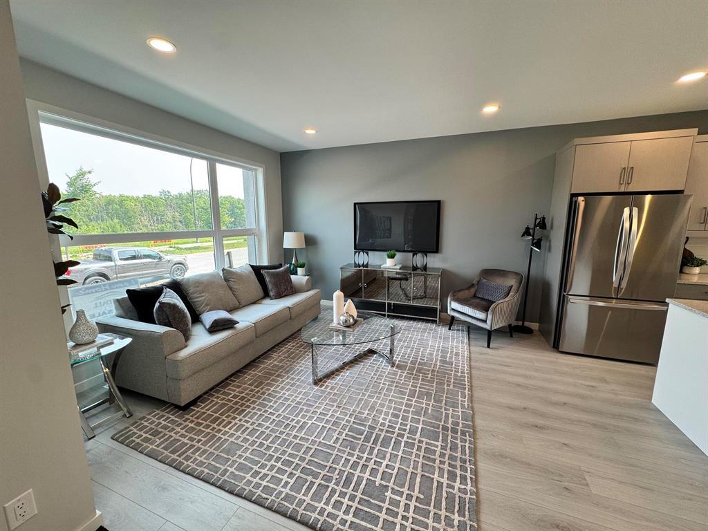 Photo 4 of 546 Couture Crescent, Winnipeg MB