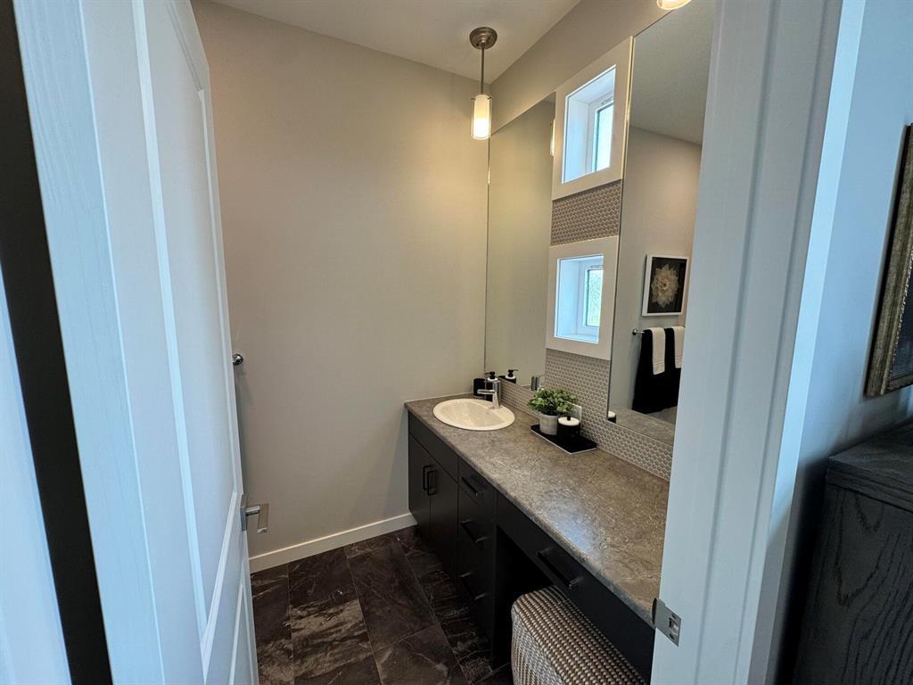Photo 17 of 558 Couture Crescent, Winnipeg MB
