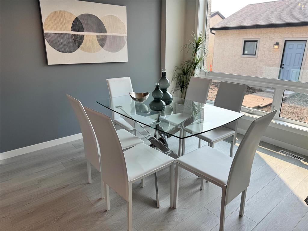 Photo 9 of 546 Couture Crescent, Winnipeg MB