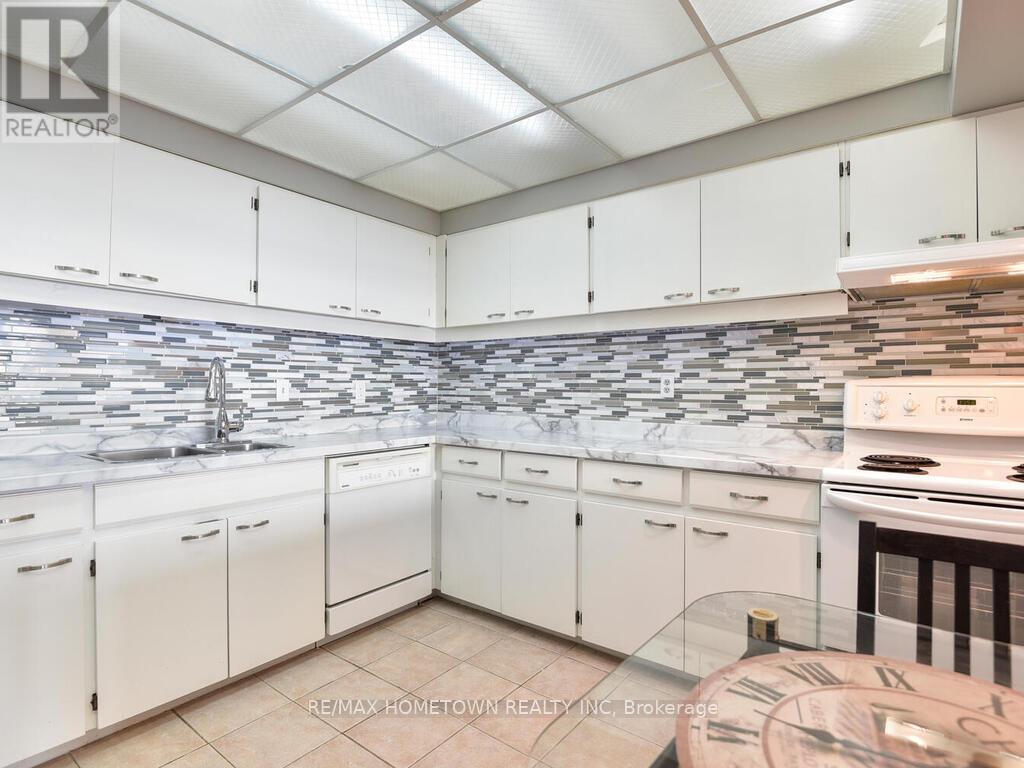Photo 17 of 211 55 Water Street E, Brockville ON