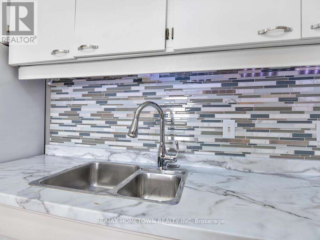 Photo 19 of 211 55 Water Street E, Brockville ON