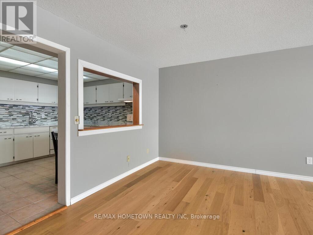 Photo 21 of 211 55 Water Street E, Brockville ON