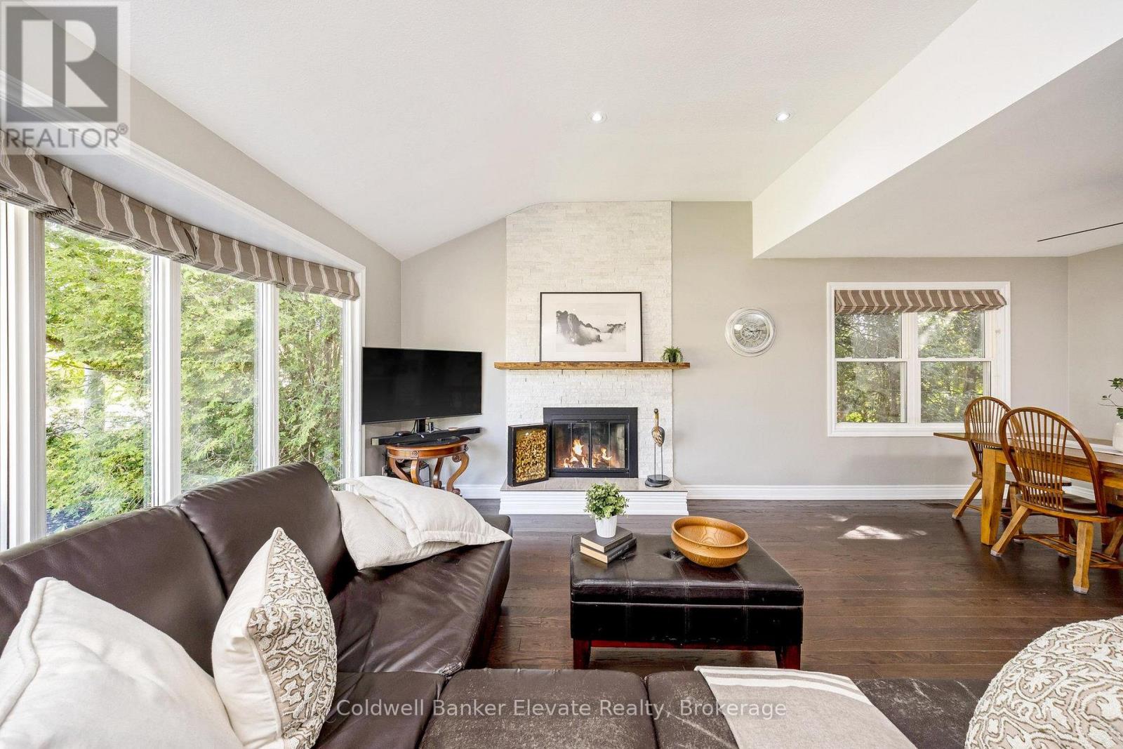 Photo 10 of 3 Lorne Street, Erin ON