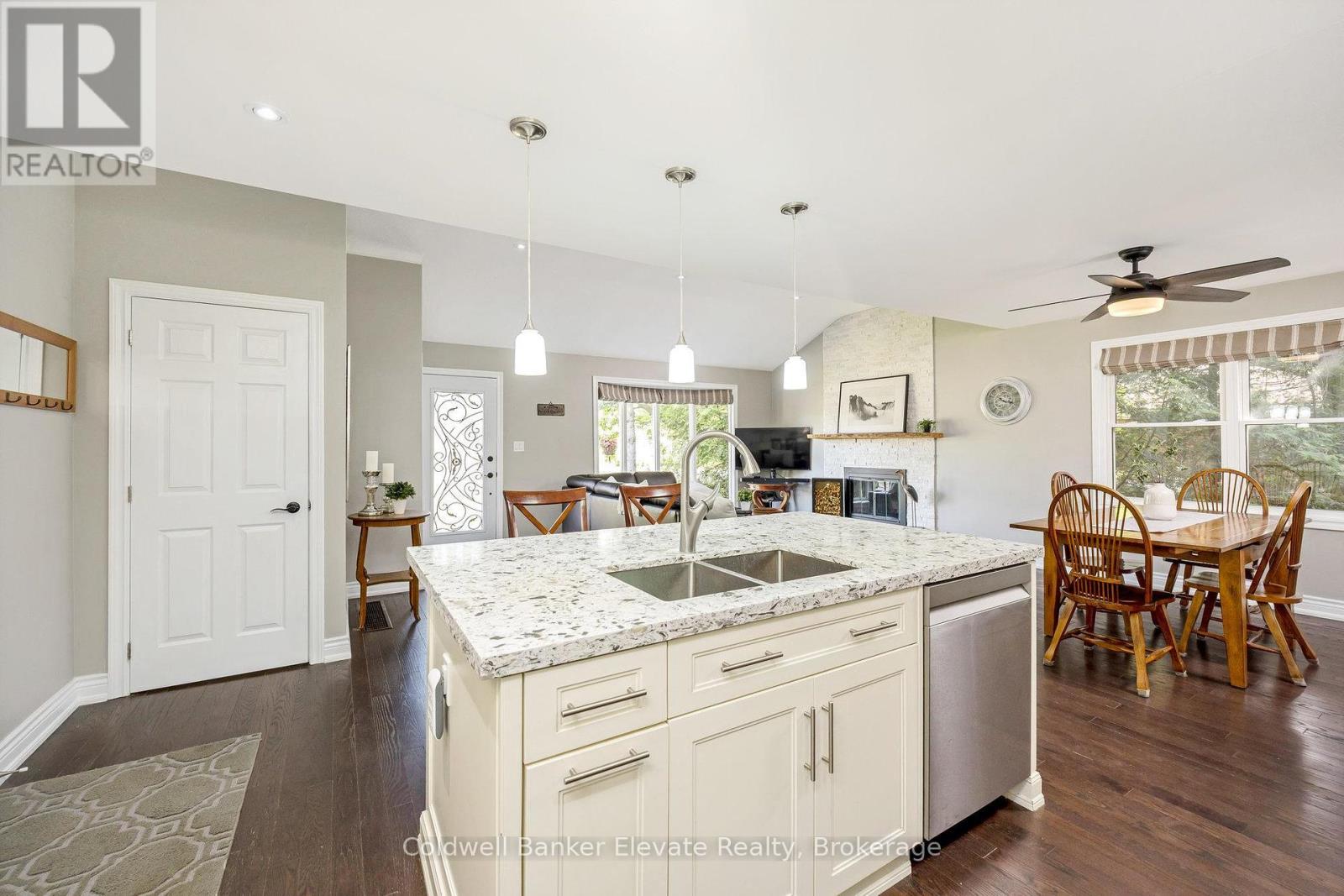 Photo 17 of 3 Lorne Street, Erin ON