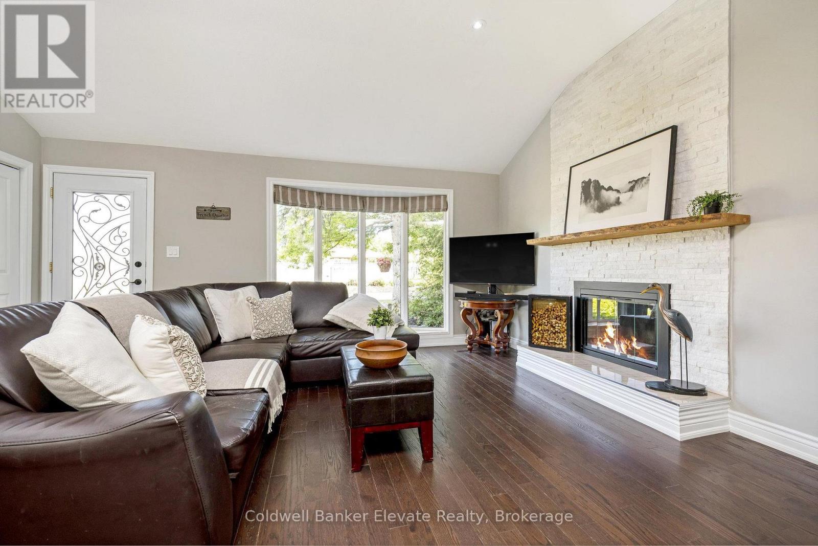 Photo 7 of 3 Lorne Street, Erin ON