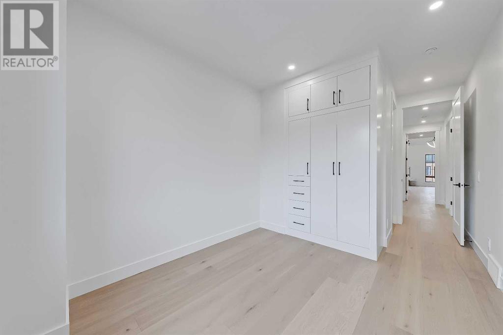 Single Family House for Sale in   Avenue NW West Hillhurst Calgary 